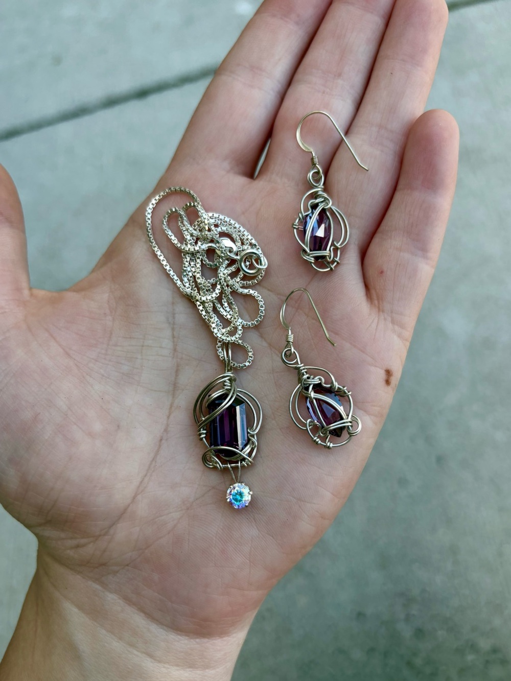PURPLE GEMSTONE WIRE WRAPPED PENDANT NECKLACE AND DANGLY EARRINGS